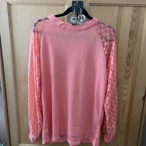 Women’s blouse and Silver dangled paparazzi earrings (sold together - both new)